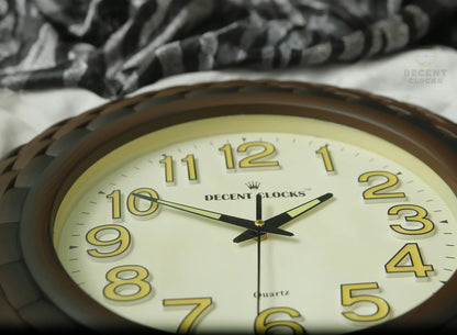 Zoom-inof Cream_Brown_Glowing_wall-clock Dial